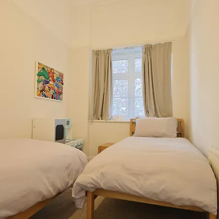 Three Bedroom Flat In Eaton Crescent 公寓 布里斯托