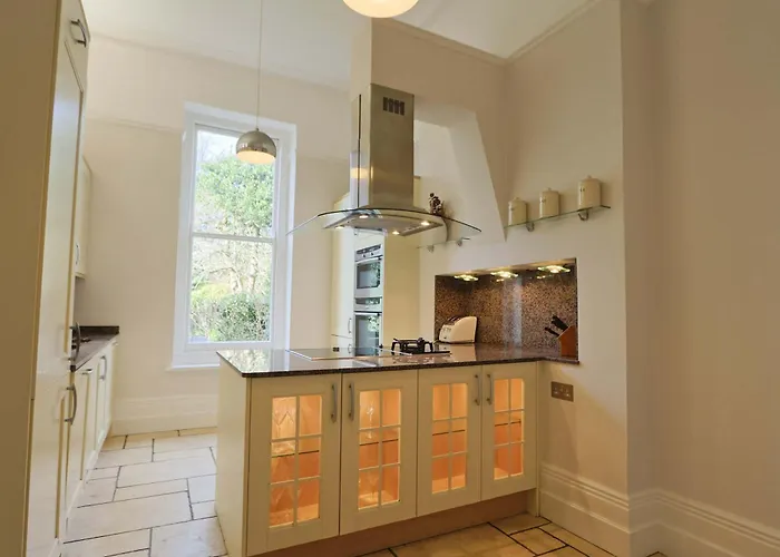 Apartament Three Bedroom Flat In Eaton Crescent *