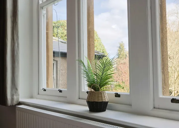 Three Bedroom Flat In Eaton Crescent アパート