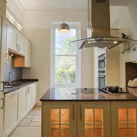 Three Bedroom Flat In Eaton Crescent Διαμέρισμα Μπρίστολ